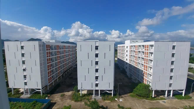 Ba tòa nhà tại Đà Nẵng đang được cải tạo để làm nhà ở cho cán bộ Quảng Nam sau sáp nhập.